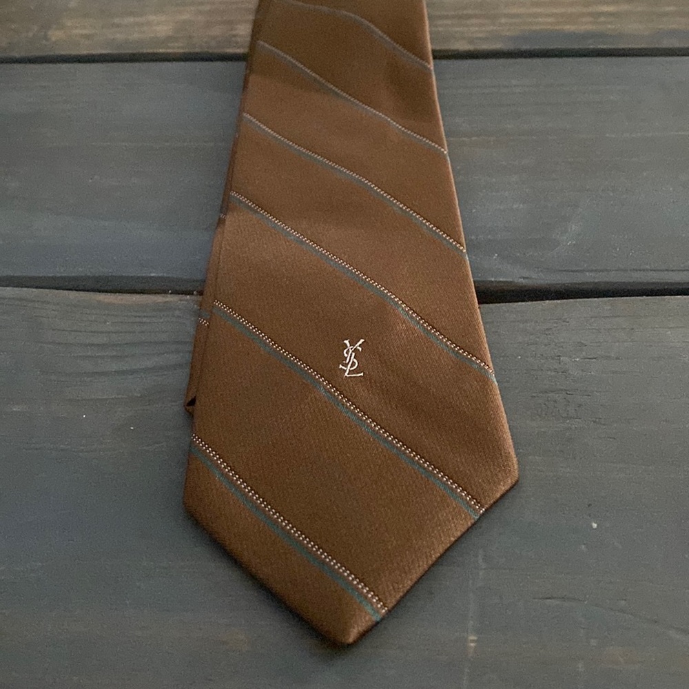Designer tie